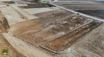 İnci Emlak'tan Yeniyayla Yol Üzerinde Tarla