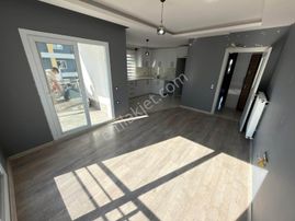 Pınar Mahallesi Türkmenbaşı’nda Lüks Site İçi 2+1 – 7/24 Güvenlik & Çift Havuz!