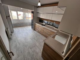 Malazgirt Mhde Ferah Ara Katta Full Yapılı 3+1 Daire!