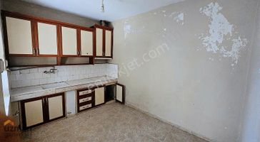 Yerkesik'te İçerisinde 3 Adet Yapı Kayıtlı Ev 1 Dükkan Ve Arsası