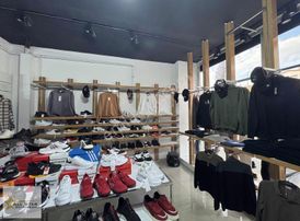 Görüklede Cadde Üstü Devren Kurulu Düzen Erkek Giyim Mağazası