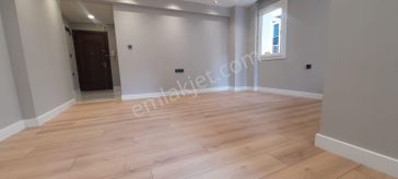 Bostanlı Şehitler Bulvarında Full Tadilatlı Asansörlü 3+1 Daire