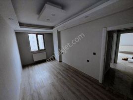 Kiralık Sıfır 2+1 Eşyasız Ayrı Mutfak Balkonlu Ara Kat Daire