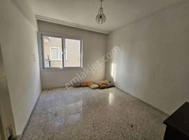 Genç Emlak'tan Mithat Paşa Mah Satılık 3+1 Daire.