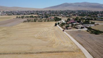 Köşe Parsel Konut İmarlı Arsa Mete Mermer'den