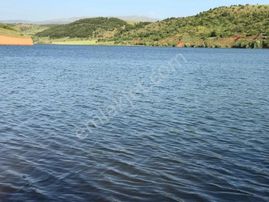 Gölet Kenarı 2000 Metre Bahçelik Arazi