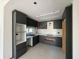 Aslan Gayrimenkulden 4+1 Site İçerisinde Geniş Tripleks