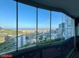 Narlıdere De Site İçerisinde Deniz Manzaralı 3+1 Daire