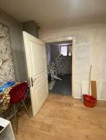 Gıda Çarşısı'nda Merkezi Konumda Satılık Komple Bina