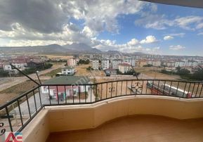 Kevser Sitesinde Erciyes Manzaralı 3+1 Geniş Kiralık Daire