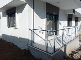 Foça Yenibağarasinda 1+1 Bahceli Sifir Daire