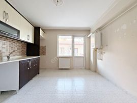 3+1 2.kat Cadde Yakını Geniş Oturum Yeni Bina Kapalı Otoparklı