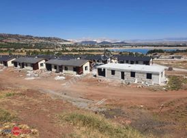 Rabia Çite'den Burdur Tefennide Göl Manzaralı Satılık Villa Arsa