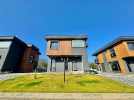 Gürede Lüx Bir Yaşam Sizi Bekliyor Bağımsız Havuzlu 3+1 Villa