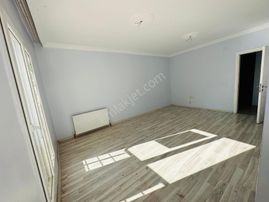 Dinç Emlaktan Kiralik 2+1 Daire Park Cepheli