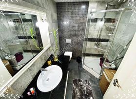 Çift Blok'lu Site İçerisinde 7/24 Güvenlikli 4+1 200m2 Fırsat !