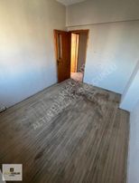 Bosnada Mesaj Cad. Üzerinde Arakat Yeni Boyalı 3+1 Kiralık Daire