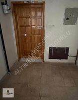 Bosnada Mesaj Cad. Üzerinde Arakat Yeni Boyalı 3+1 Kiralık Daire