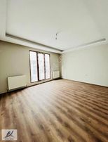 Gültepe Mah Metrobüste Çok Yakın Satılık 1. Kat 2+1 Arakat..