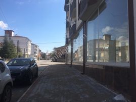 31 Şeker Emlaktan Toplam 360m2 Lik Satılık Köşe Dükkan