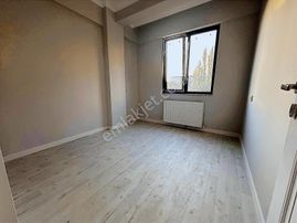 İstasyon Merkezde Doğalgazlı 2+1 Sıfır Daire