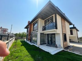Emrah Çiftci'den Selçuklu Yazır Mah.şafak Caddesi Civarı Satılık 5+1 Ultra Lüks Dubleks Villa