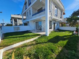 Deniz'den 4+1 Denize Sıfır, Köşe Parsel , Müstakil Havuzlu Lüks Villa