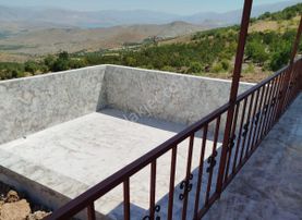 Coldwell Banker'den Hisartepe De Satılık Havuzlu Bahçe Ve Ev