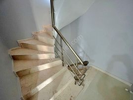 Uytundan Akçay'da Denize 400 Metre 3+1 Bahçeli Satılık Villa