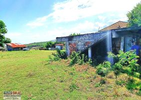 Lengerli Köy'de Köy İçinde 1000 M2 (1 Dönüm) İçinde Beton Yapısı Olan Yol Kenarı Yerimiz Satılıktır