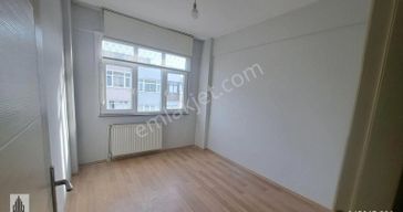 Doğandan Fatih Samatya Hastane Yakını 2+1 Balkonlu Boyalı Daire