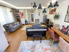 Kozyatağı'nda Minibüse Yakın Ön Cephe Ebeveyn Banyo Balkon 120m² 6.kat 3+1 !