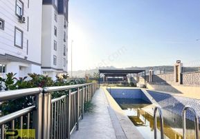 Site İçi Havuzlu Ebeveyn Banyolu Ultra Geniş 3+1