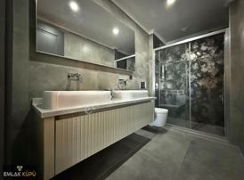 Bağlıca Mah. 500m² Bahçe Kullanım Alanıyla Full Yapılı 6+1 Villa