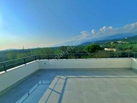 Uytundan Zeytinlide Doğayla İç İçe Satılık Lüks Sıfır 3+1 Villa