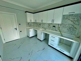 Uytundan Bahçelievler'de Yerden Isıtma Ayrı Mutfak 2+1 Daire