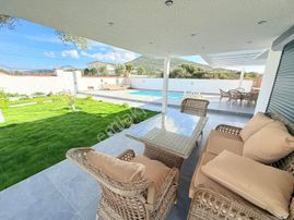 Didim . Yeşiltepe Ful Eşyalı Havuzlu Sıfır Gibi Yapılmış Villa Satıyoruz