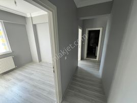 *kredi Sınırı Yok* Karşıyakada Site İçerisinde Satılık 3+1 Daire