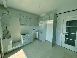 Uytundan Ören Yolunda Havuzlu Sitede Satılık 2+1 Lüks Daire