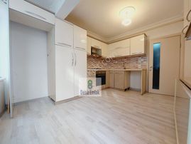 Denizden Akçay Sarıkızda Ön Cephe Ebeveynli Doğalgazlı Satılık 3+1 Daire.