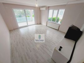 Denizden Akçay Sarıkızda Ön Cephe Ebeveynli Doğalgazlı Satılık 3+1 Daire.