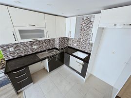 Şeref Emlaktan Cadde Üstü Ön Cephe Ara Kat Otoparklı 2+1 Daire