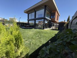 Agır Çelik'in Zarafetle Buluşması - Şehirgösteren'de Köşe Başı