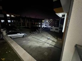 Toplu Konut Bulvarına Çok Yakın Kombisi Takılı 1+1