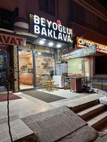 Pursaklar'da Devren Baklava 'cı Belediye Cad