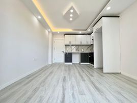 ꧁ay Emlaktan꧂akçay'da Kapalı Otoparklı Çift Asansörlü Denize Yakın Satılık 1+1 Lüx Daire