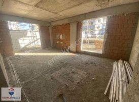 Başiskele Yeşilyurtta Bahçe Kullanımlı Satılık 2+1 B.dubleks