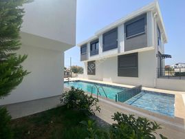 Didim Hisar Mahallesi'nde Havuzlu Site İçinde 3+1 Sıfır Villa