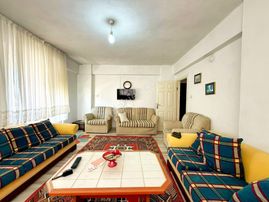 🛑🛑aktiften Akçay'da Satılık Denize Yakın Çift Balkonlu Ön Cephe Geniş 2+1daire