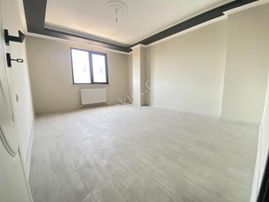 Net'den Bayramoğlu F.s.m Cad Yakını 3+1 Asansörlü Dublex